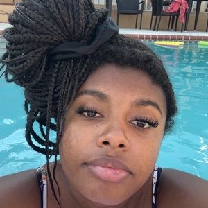 Meet your Posher, Torriya